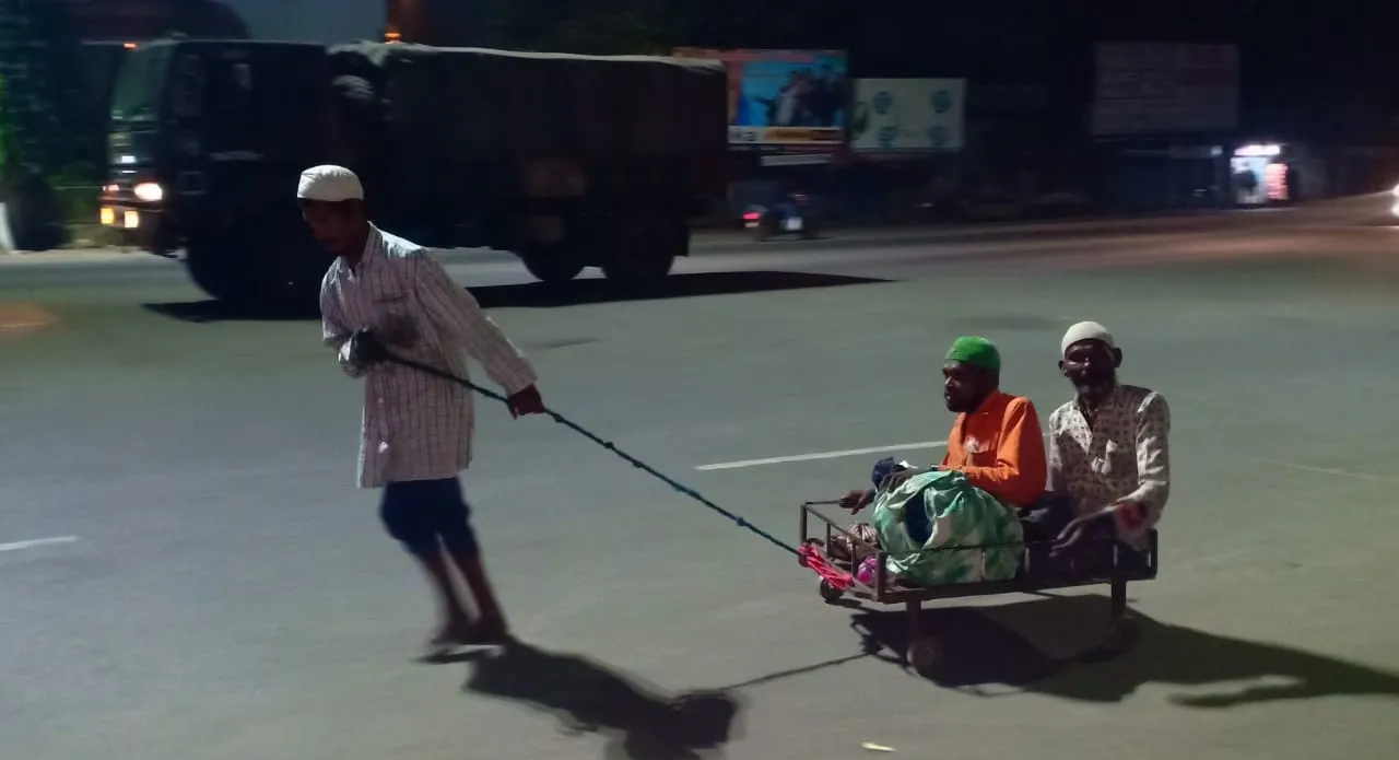  ଏଇତ ଜୀବନ...କାମ କଲେ ଖାଇବାକୁ ମିଳେ। (ଫଟୋ: ମନୋଜ, ବାଲେଶ୍ୱର)