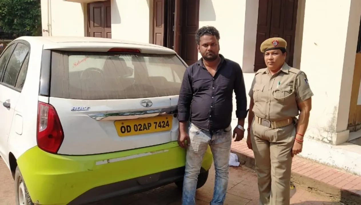  ୪ କୁକୁର ଛୁଆଙ୍କୁ କାର୍‌ ଚଢ଼ାଇ ଜେଲ୍‌ ଗଲେ ଚାଳକ