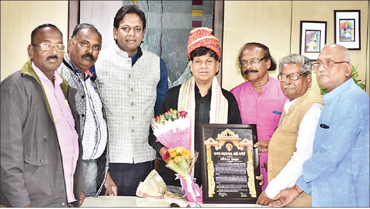  ମହାନଗର ଶାନ୍ତି କମିଟି ପକ୍ଷରୁ ସୌମ୍ୟରଞ୍ଜନଙ୍କୁ ସମ୍ବର୍ଦ୍ଧନା