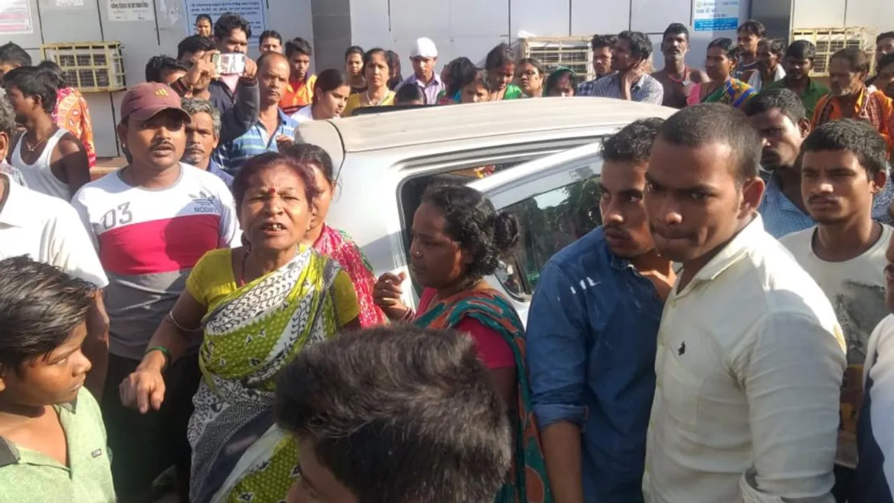  ଶିଶୁ ମୃତ୍ୟୁକୁନେଇ ଏସସିବି କାଜୁଆଲିଟି ମୁଖ୍ୟ ଫାଟକରେ ତାଲା ପକାଇଲେ ସମ୍ପର୍କୀୟ
