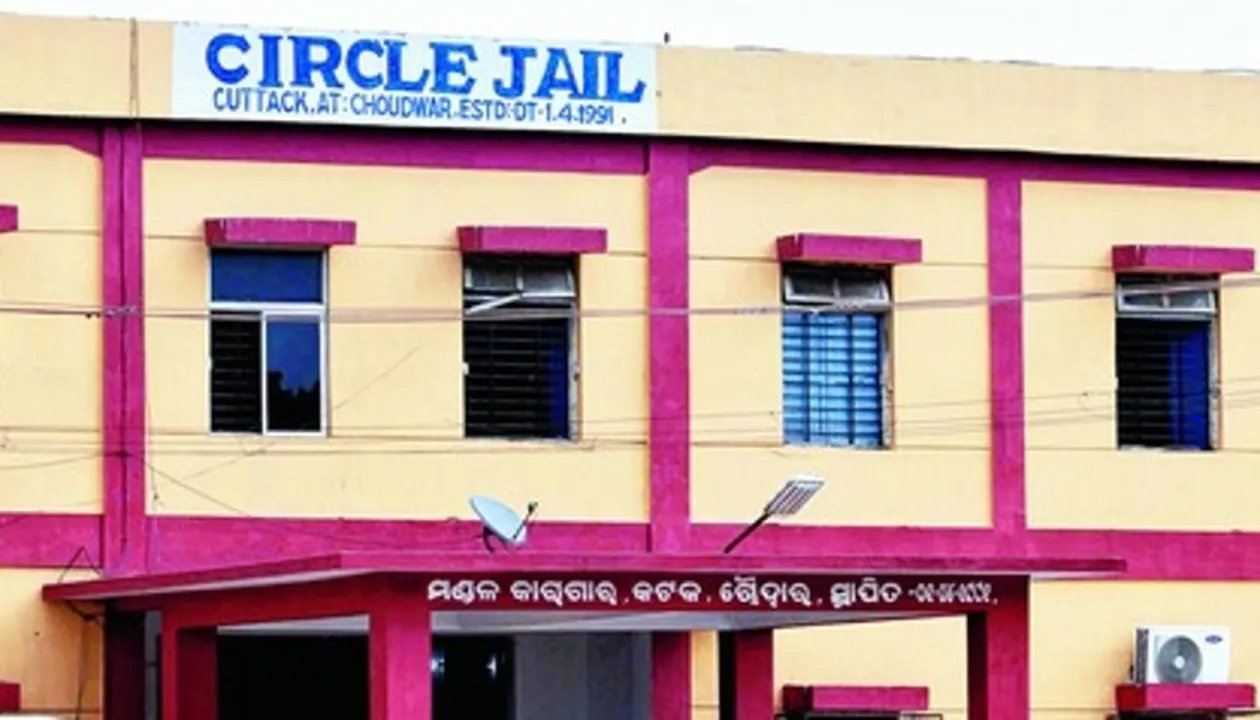  ପୁଣିଥରେ ଚର୍ଚ୍ଚାରେ ଚୌଦ୍ୱାର ଜେଲ୍‌ : ଫାଶୀ ଲଗାଇ ଦୁଷ୍କର୍ମ ଅଭିଯୁକ୍ତଙ୍କ ଆତ୍ମହତ୍ୟା