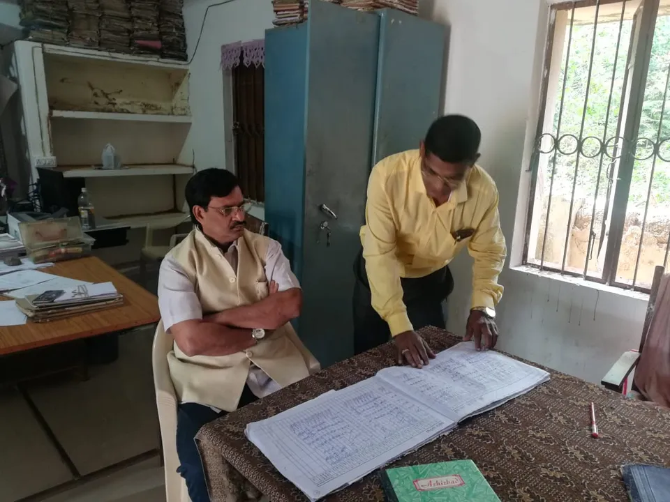  ବିଦ୍ୟାଳୟ ଓ ଗଣଶିକ୍ଷା ମନ୍ତ୍ରୀଙ୍କ ଆକସ୍ମିକ ଗସ୍ତ; ଶ୍ରେଣୀଗୃହରେ ପଶି ପିଲାଙ୍କୁ ପଚାରିଲେ ପଣିକିଆ