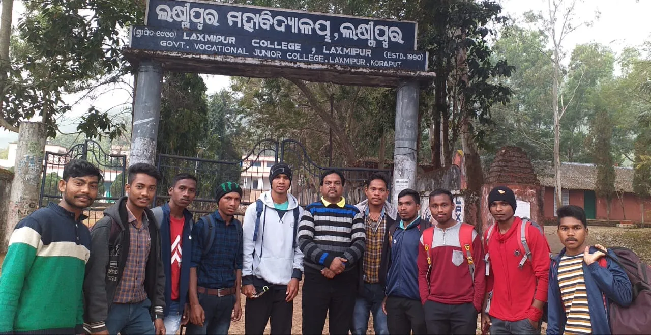  ‘ବିଏସ୍‌ଏଫ୍‌’ର ଉଦ୍ୟମରେ କୋରାପୁଟର ୧୦ କଲେଜ ଛାତ୍ର ରାଜ୍ୟର ପର୍ଯ୍ୟଟନ ସ୍ଥଳ ପରିଭ୍ରମଣ କରିବେ