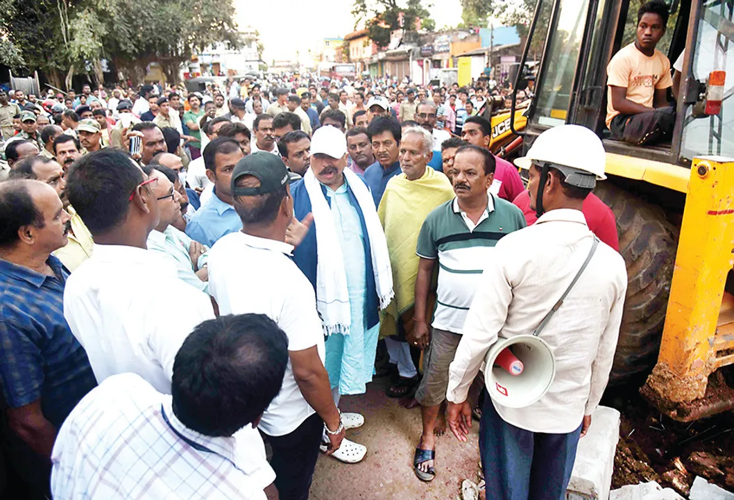  ଶ୍ରୀଲିଙ୍ଗରାଜ ମନ୍ଦିର ଚତୁଃପାର୍ଶ୍ବରୁ ଉଚ୍ଛେଦକୁ ନେଇ ବଢ଼ୁଛି ଅସନ୍ତୋଷ