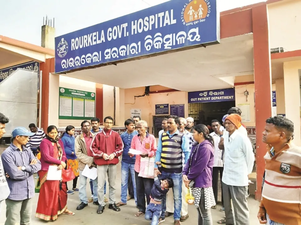  ରାଉରକେଲାରେ କୁକୁର କାମୁଡ଼ା ଇଞ୍ଜେକ୍ସସନ୍‌ ସଂକଟ, ଆର୍‌ଜିଏଚ୍‌ରେ ଧାରଣା ଦେଲେ ୫୦ ରୋଗୀ ଓ ସଂପର୍କୀୟ