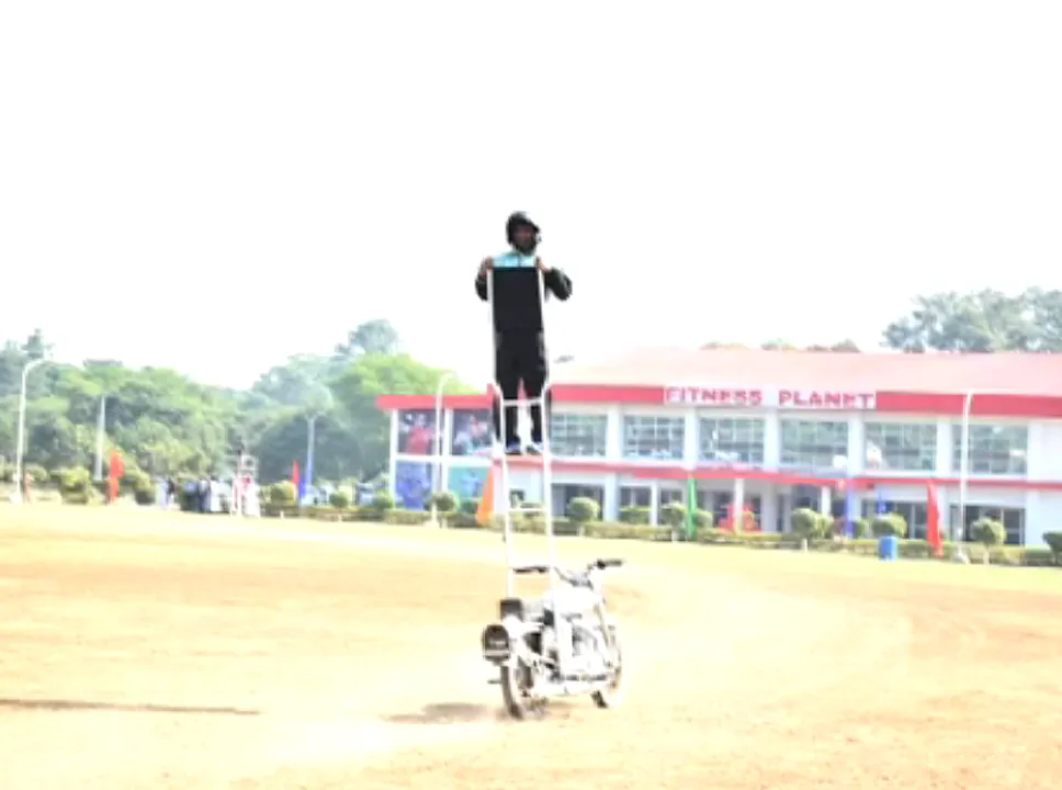  ଓଡ଼ିଆ ଯବାନ ସୃଷ୍ଟି କଲେ ବିଶ୍ୱ ରେକର୍ଡ, ସମ୍ବର୍ଦ୍ଧିତ କଲେ ମୁଖ୍ୟମନ୍ତ୍ରୀ