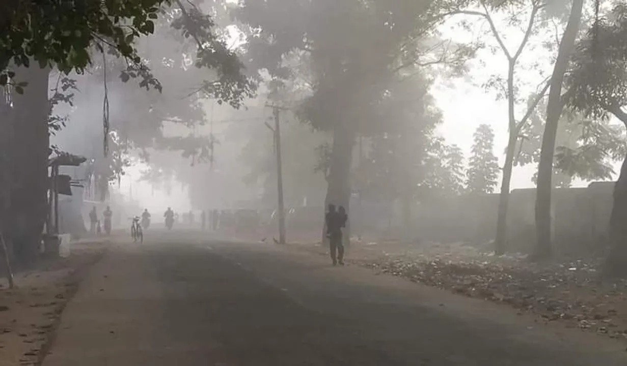  ଜାଡ଼ରେ କମ୍ପୁଛି ଘୁ.ଉଦୟଗିରି: ୮.୪ ଡିଗ୍ରିକୁ ଖସିଲା ପାରା, ସକାଳ ୯ଟା ଯାଏଁ ଛାଡୁନି କୁହୁଡ଼ି