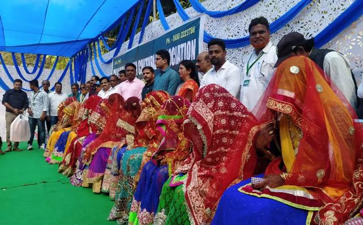  ଭାଇଚାରାର ବାର୍ତ୍ତା ବାଣ୍ଟିଲା ମୁସଲିମ ସଂଘ: ଆୟୋଜନ କଲା ଗଣବିବାହ, ଆରମ୍ଭ ହେଲା ୧୫ ଯୋଡ଼ିଙ୍କ ଦାମ୍ପତ୍ୟ ଜୀବନ