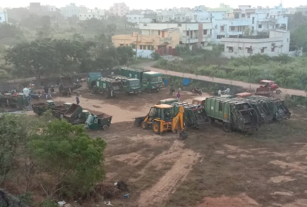  ଭରତପୁର ନିକଟ ଜିଏ ପ୍ଲଟିଂ କଲୋନି ପଡ଼ିଆରେ ଆବର୍ଜନା ଗାଡ଼ି ଟର୍ମିନାଲ୍‌