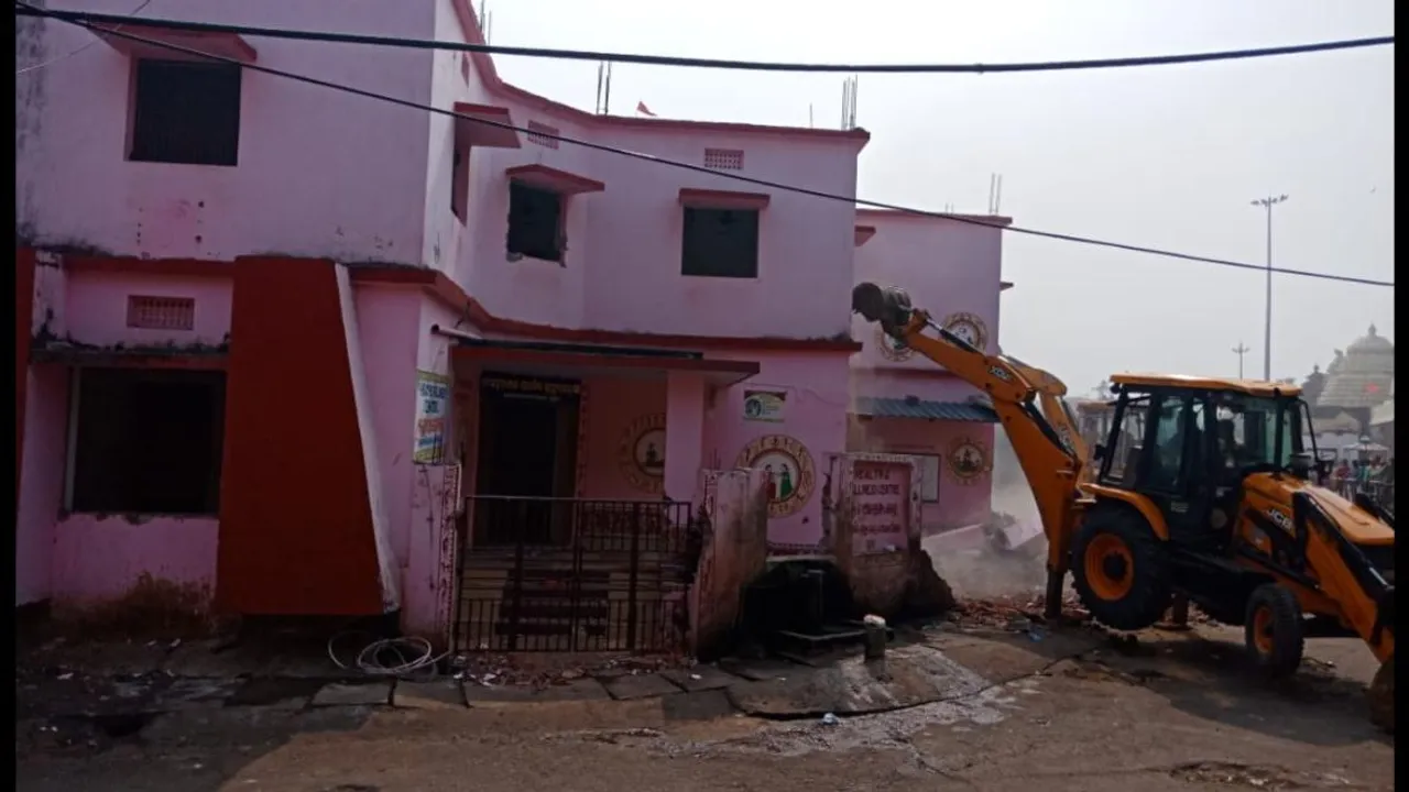  ଦ୍ୱିତୀୟ ପର୍ଯ୍ୟାୟରେ ଶ୍ରୀମନ୍ଦିର ଚତୁଃପାର୍ଶ୍ୱରୁ କୋଠାବାଡ଼ି ଉଚ୍ଛେଦ ଆରମ୍ଭ