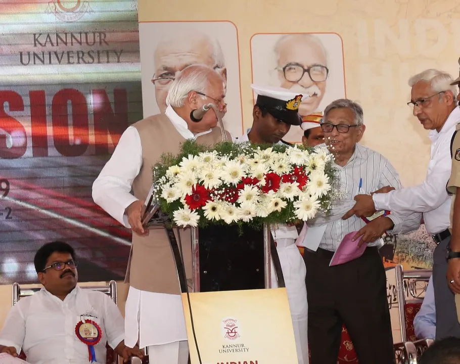  Image Twitted by Governor of Kerala
 