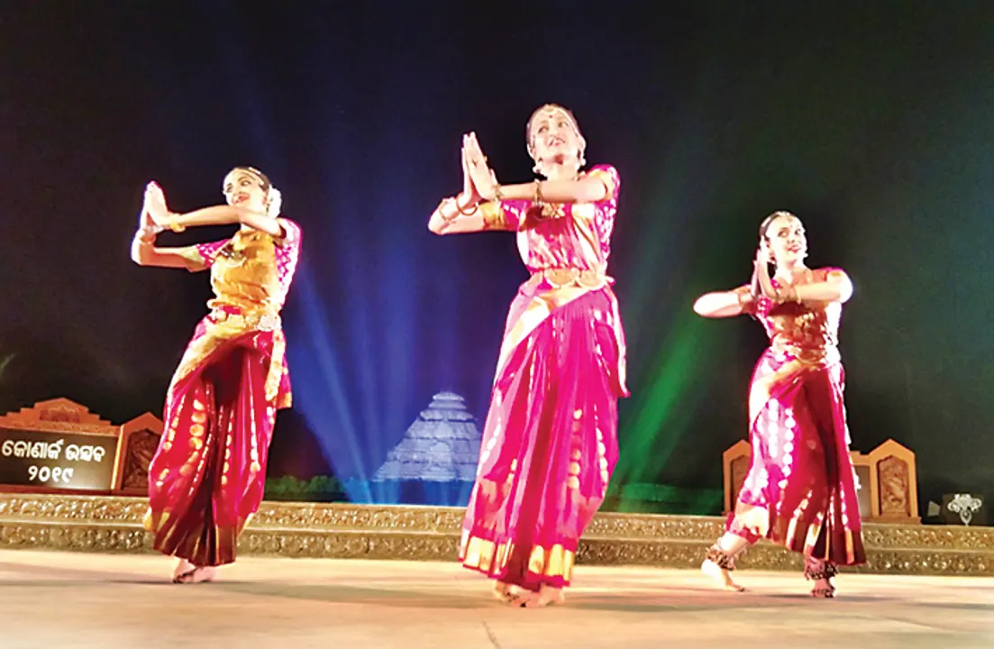  କୋଣାର୍କ ଉତ୍ସବର ଚତୁର୍ଥ ସନ୍ଧ୍ୟା : କୁଚିପୁଡ଼ି ଓ ଓଡ଼ିଶୀରେ ଦୁଲୁକିଲା ମଞ୍ଚ