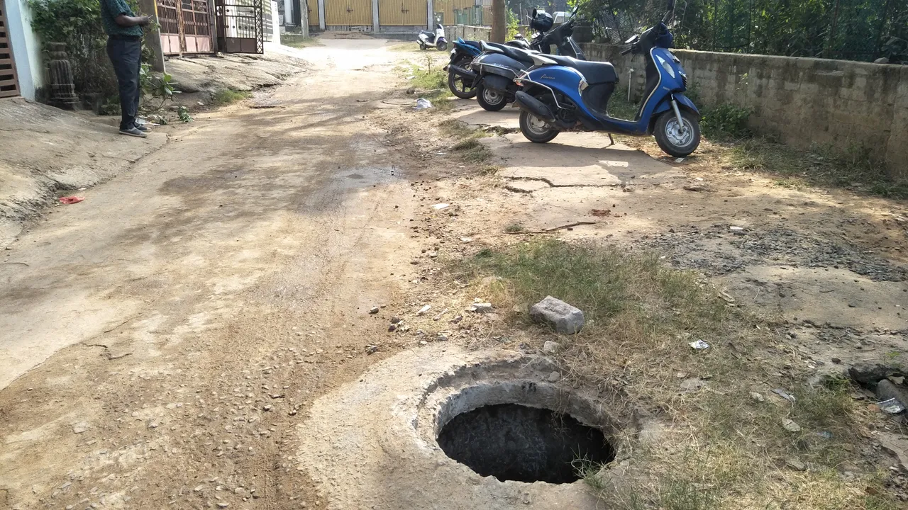  ରାଜଧାନୀରେ ମୁକୁଳା ପଡ଼ିଛି ସ୍ବେରେଜ ଚାମ୍ବର୍‌, ପ୍ରଶାସନର ନଜର ନାହିଁ