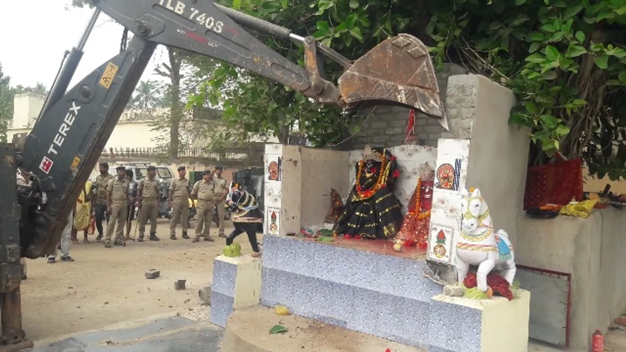  ବିରୋଧ ସତ୍ତ୍ବେ ଭାଙ୍ଗିଲା ତାରିଣୀ ମନ୍ଦିର, ଅଫିସ୍‌ରେ ରହିଲେ ତାରିଣୀ