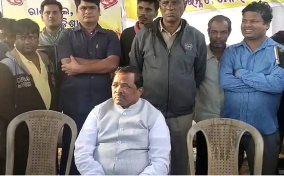  ଭଦ୍ରକ ରାଣୀତାଲ ଛକରେ ଉଚ୍ଚ ପୋଲ ନିର୍ମାଣ ଦାବିରେ ପରିବହନ ମନ୍ତ୍ରୀଙ୍କୁ ଅଟକ ରଖିଲେ ଆନ୍ଦୋଳନକାରୀ