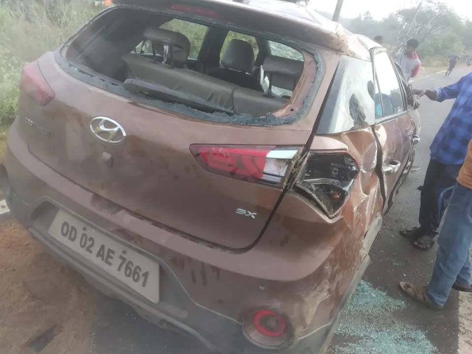  ୬୦ନମ୍ବର ଜାତୀୟ ରାଜପଥରେ କାର୍ ଦୁର୍ଘଟଣାଗ୍ରସ୍ତ , ଗୋଟିଏ ପରିବାରର ତିନି ଗୁରୁତର