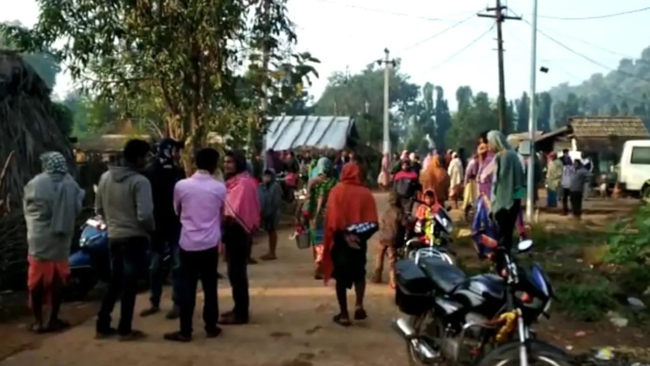  ସ୍ବାମୀର ଟାଙ୍ଗିଆ ଚୋଟରେ ସ୍ତ୍ରୀ ମୃତ, ଶାଶୁ ଆହତ, ଅଭିଯୁକ୍ତ ସ୍ବାମୀ ଫେରାର୍