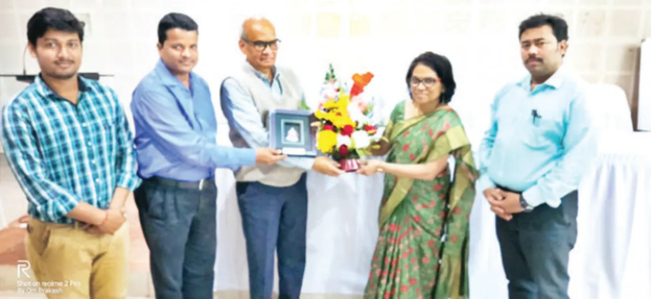  କେଏମ୍‌ବିବି ବିଜ୍ଞାନ ମହାବିଦ୍ୟାଳୟରେ ପଦାର୍ଥ ବିଜ୍ଞାନ କର୍ମଶାଳା