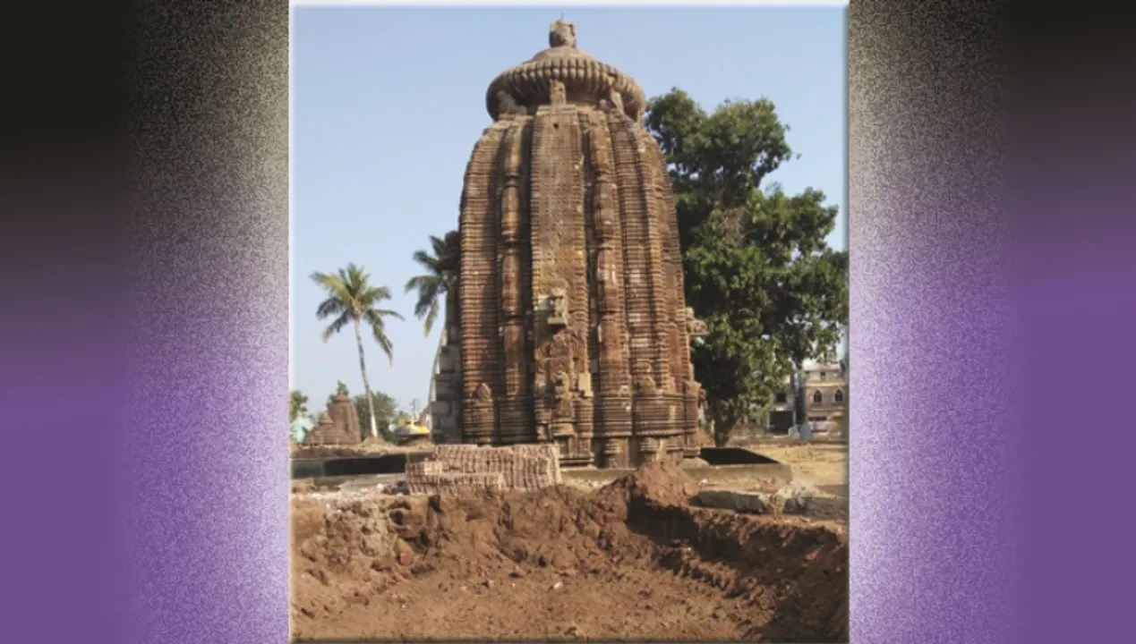  ବିପଦରେ ସୁବର୍ଣ୍ଣ ମୁକୁଟେଶ୍ୱର ମନ୍ଦିର : ମନ୍ଦିର ପାର୍ଶ୍ୱ ଖୋଳାଯିବାରୁ ଭୁଶୁଡ଼ିବା ଆଶଙ୍କା