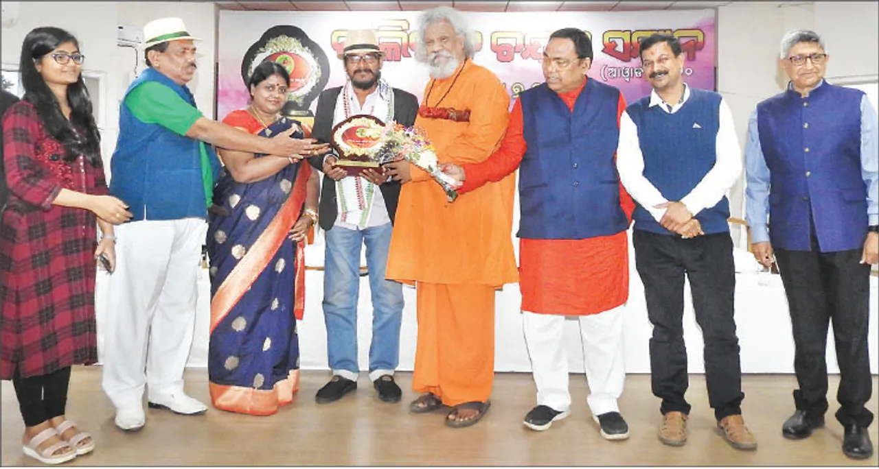  ପ୍ରଥମ ଜଲିଉଡ୍‌ ଚନ୍ଦନ ସମ୍ମାନ ପ୍ରଦାନ ଉତ୍ସବ: ଦାମ ପଣ୍ଡା ପାଇଲେ ‘ଜୀବନବ୍ୟାପୀ ସାଧନା ସମ୍ମାନ’