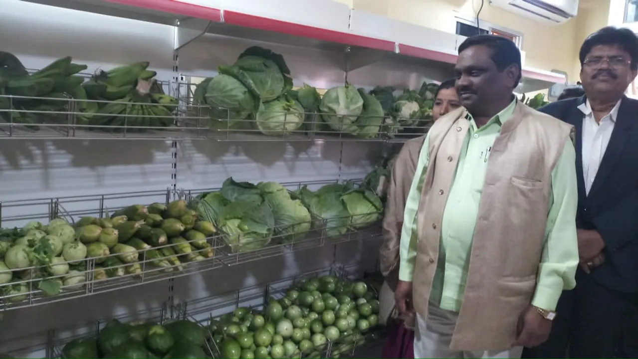  ଭଲ ଖବର: ‘କନ୍ଧମାଳ ଫ୍ରେସ୍‌’ରେ ବିକ୍ରି ହେବ ବନଜାତ ଦ୍ରବ୍ୟ, ପନିପରିବା ବିକ୍ରି ଆରମ୍ଭ, ଉପକୃତ ହେବେ ସ୍ଥାନୀୟ ଚାଷୀ-ଅଧିବାସୀ