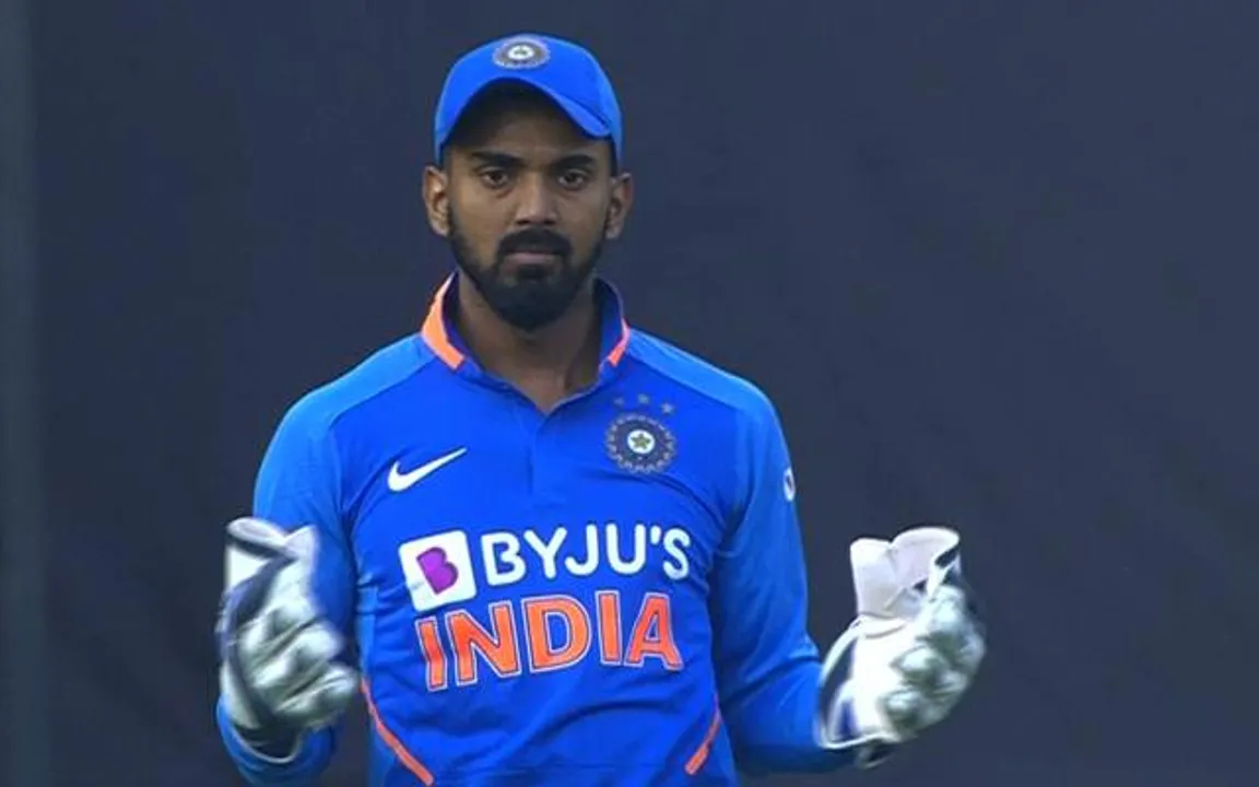  CricTracker.com 