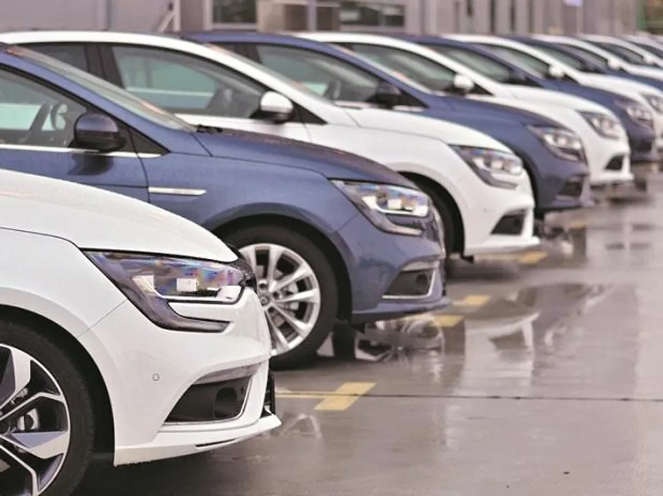  Business Standard 