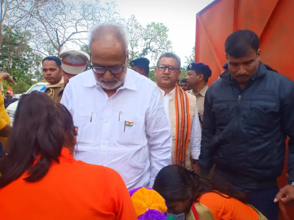  ଗୁଳିରେ ନୁହେଁ, ତର୍କ-ବିତର୍କ ମାଧ୍ୟମରେ କଥାବାର୍ତ୍ତା କରିବା ଦରକାର: ପ୍ରଫେସର ଗଣେଶୀ ଲାଲ