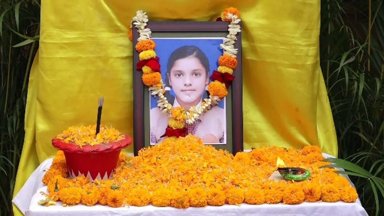  ଛାତରୁ ପଡି ଛାତ୍ରୀ ମୃତ୍ୟୁ ଘଟଣାରେ ସସପେନ୍ସ : ‘ବାଏ.. ବାଏ.. ପିପୁଲ୍‌’ ପରେ‌ ସବୁ ଶେଷ