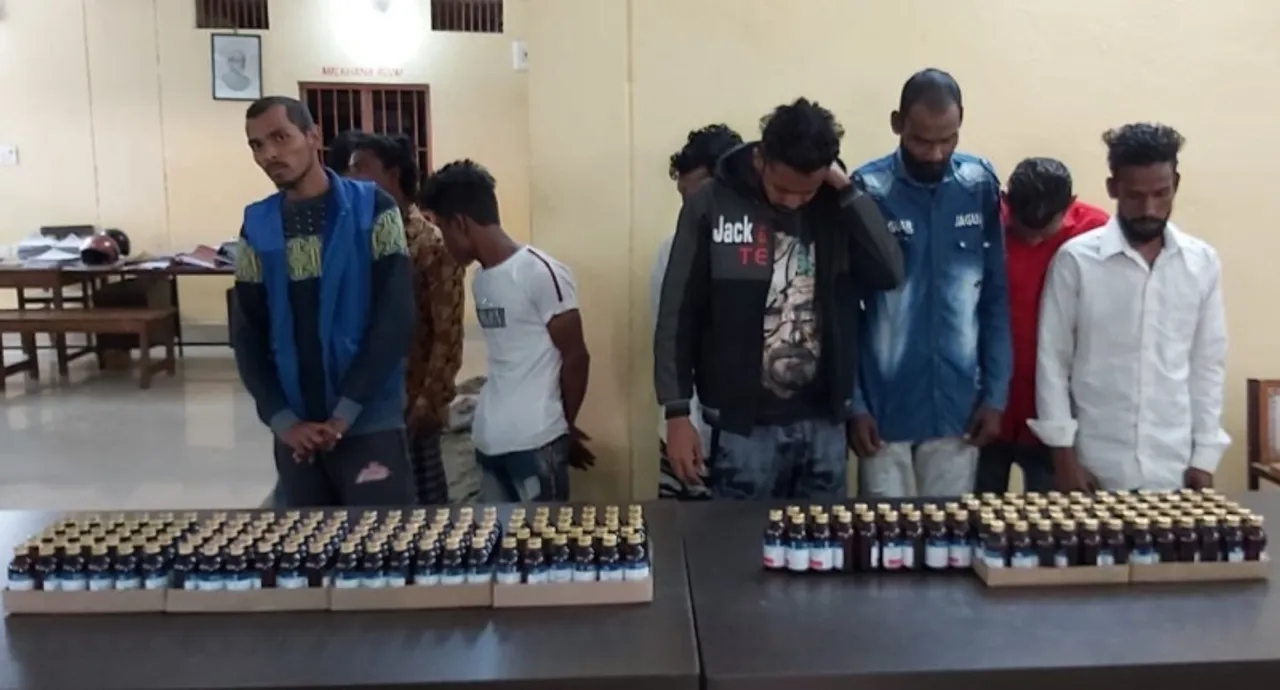  ସମ୍ବଲପୁରରେ ବେଆଇନ୍‌ କୋରେକ୍ସ କାରବାର, ୧୦ ଗିରଫ, ୨୭୮ ବୋତଲ କୋରେକ୍ସ ଜବତ