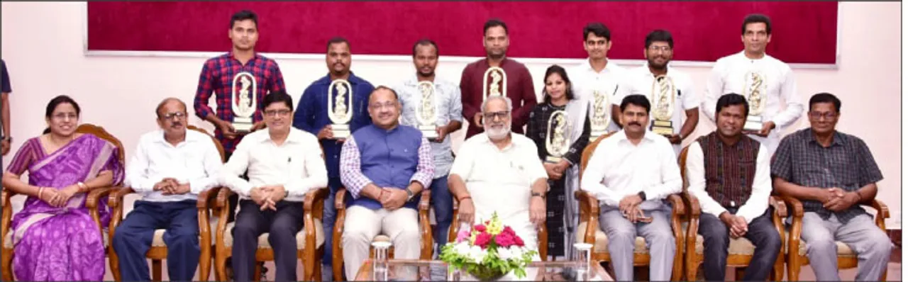  ୮ ଶିଳ୍ପୀଙ୍କୁ ରାଜ୍ୟ ଚାରୁକଳା ପୁରସ୍କାର