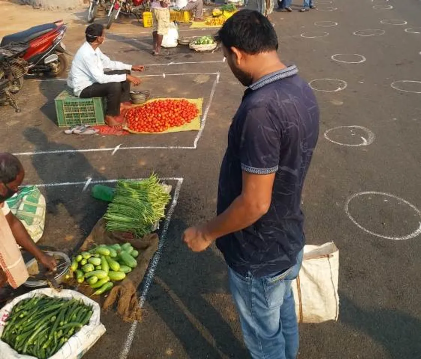  ବ୍ୟାସନଗରରେ ଥିବା ଗ୍ରିନ୍ ମାର୍କେଟ ନହକା-ଖୋର୍ଧା ବାଇପାସକୁ ଉଠିଲା