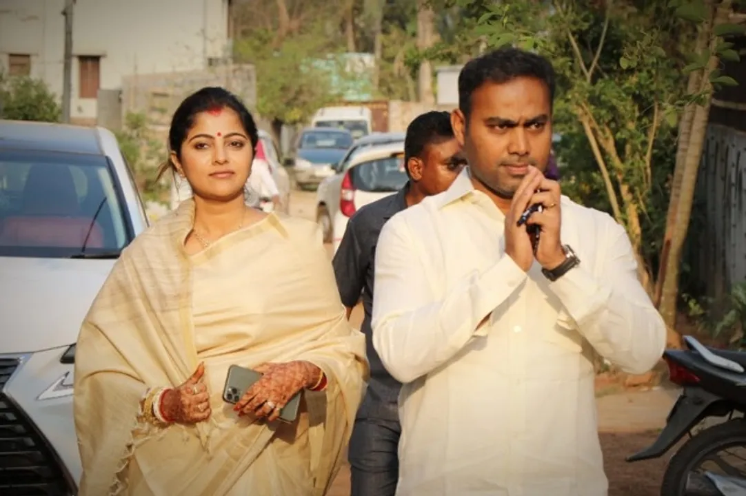  ଅନାଥାଶ୍ରମରେ ନବଦମ୍ପତି ଡ୍ୟାନି-ଝିଲିକ୍‌