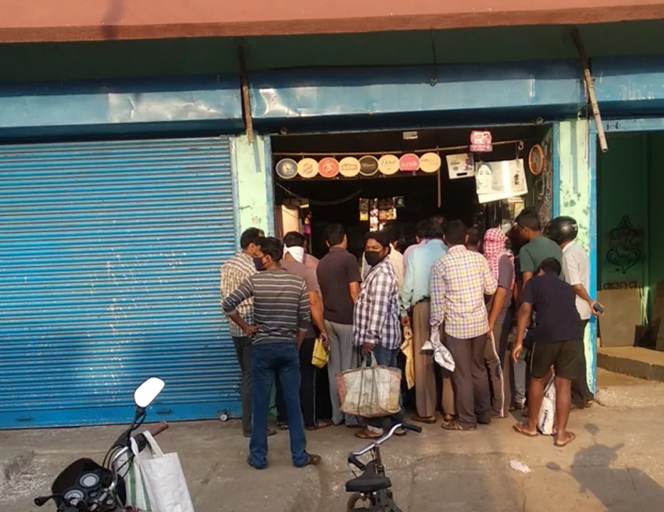  ପୁଲିସର କଡ଼ା ଆଭିମୁଖ୍ୟ ପରେ ବି ଲୁଚକାଳି ଖେଳ, ତେଜରାତି ଦୋକାନରେ ସକାଳ ୬ଟାରୁ ଗହଳି