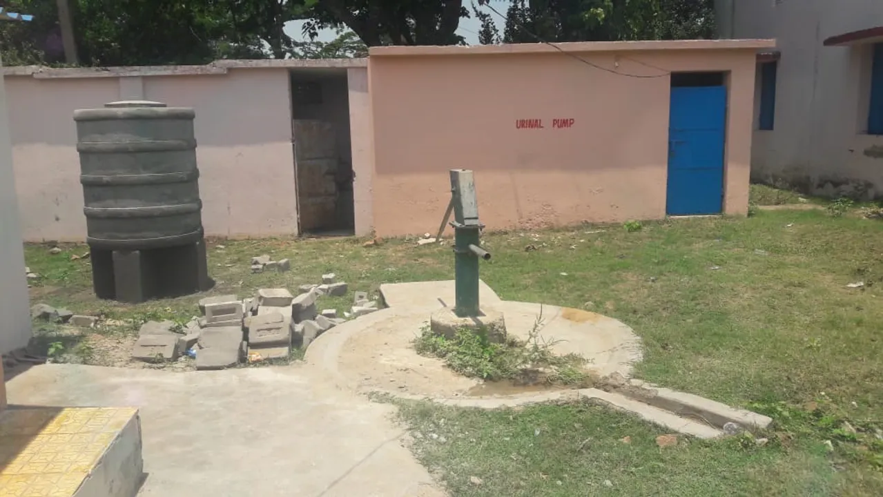  ଅବ୍ୟବସ୍ଥା ମଧ୍ୟରେ ସଂଗରୋଧ କେନ୍ଦ୍ର