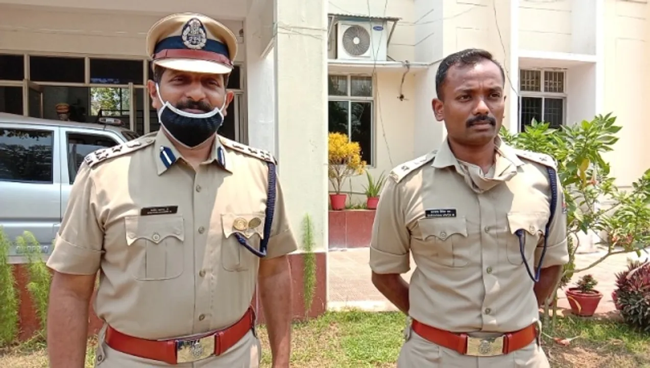  ରାୟଗଡ଼ାରେ ଦକ୍ଷିଣ-ପଶ୍ଚିମାଞ୍ଚଳ ଡିଆଇଜି : କରୋନା ସ୍ଥିତି ପରଖିଲେ, ସୁରକ୍ଷିତ ରହିବାକୁ ପରାମର୍ଶ ଦେଲେ