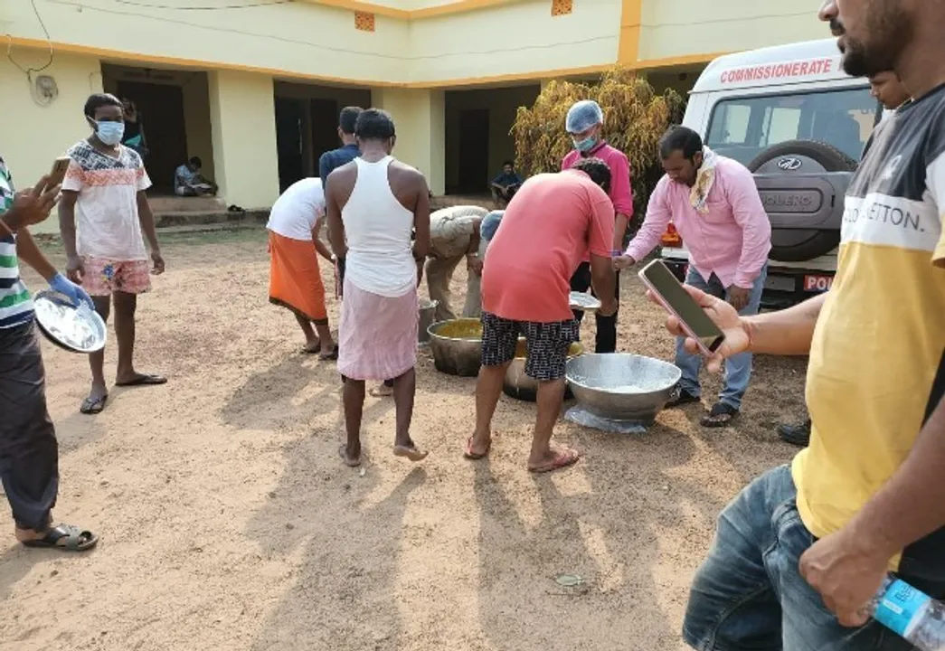  ଛତାବର ଆଶ୍ରୟ କେନ୍ଦ୍ରରେ ଝାଡ଼ଖଣ୍ଡ ଶ୍ରମିକ : ଓଡ଼ିଶା ଆତିଥ୍ୟରେ ଘର କଥା ଭୁଲି ଗଲେଣି