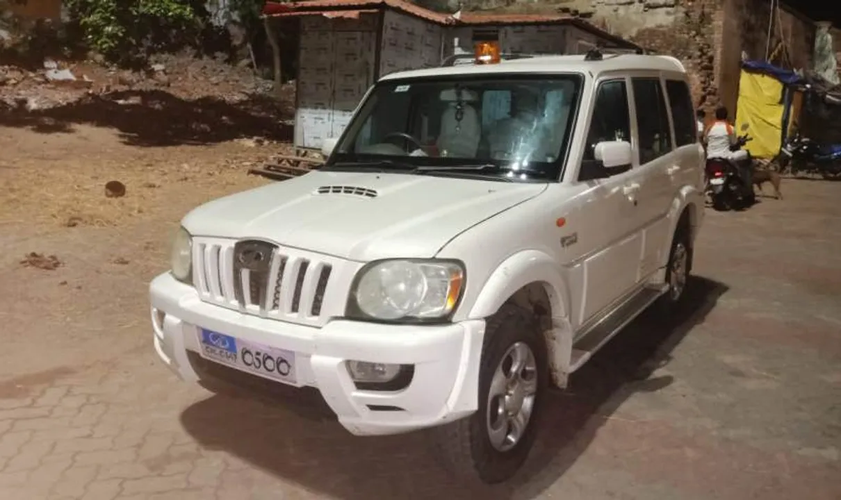  ଲକଡାଉନ୍ ନିୟମ ଭାଙ୍ଗି ଶ୍ରୀମନ୍ଦିରରେ ପ୍ରବେଶ କରି ଫସିଲେ ଥାନା ଅଧିକାରୀ; ପରିବାର ସହ ସିଂହଦ୍ବାର ଥାନାରେ ଅଟକ, ଗାଡ଼ି ଜବତ