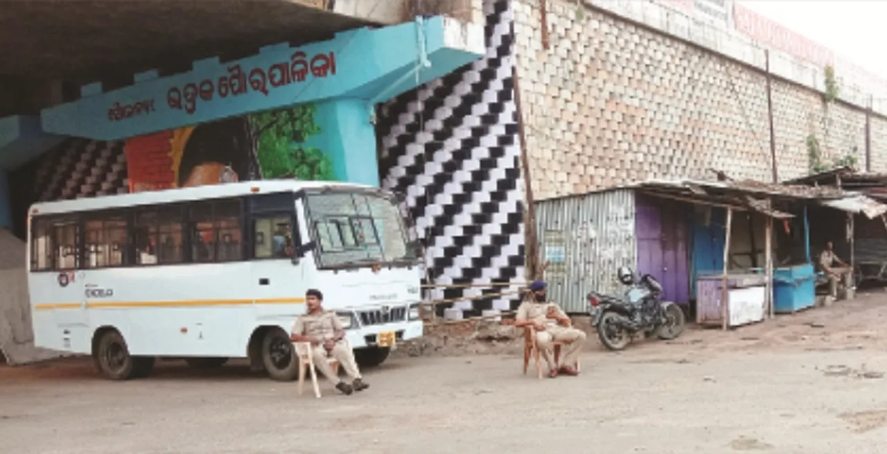  ୪୮ ଘଣ୍ଟିଆ ସଟ୍‌ଡାଉନ୍‌କୁ ମାନିଲେ ଭଦ୍ରକବାସୀ, ୭ ବ୍ଲକ୍‌ରେ ଦିଆଯାଉଛି ରନ୍ଧାଖାଦ୍ୟ