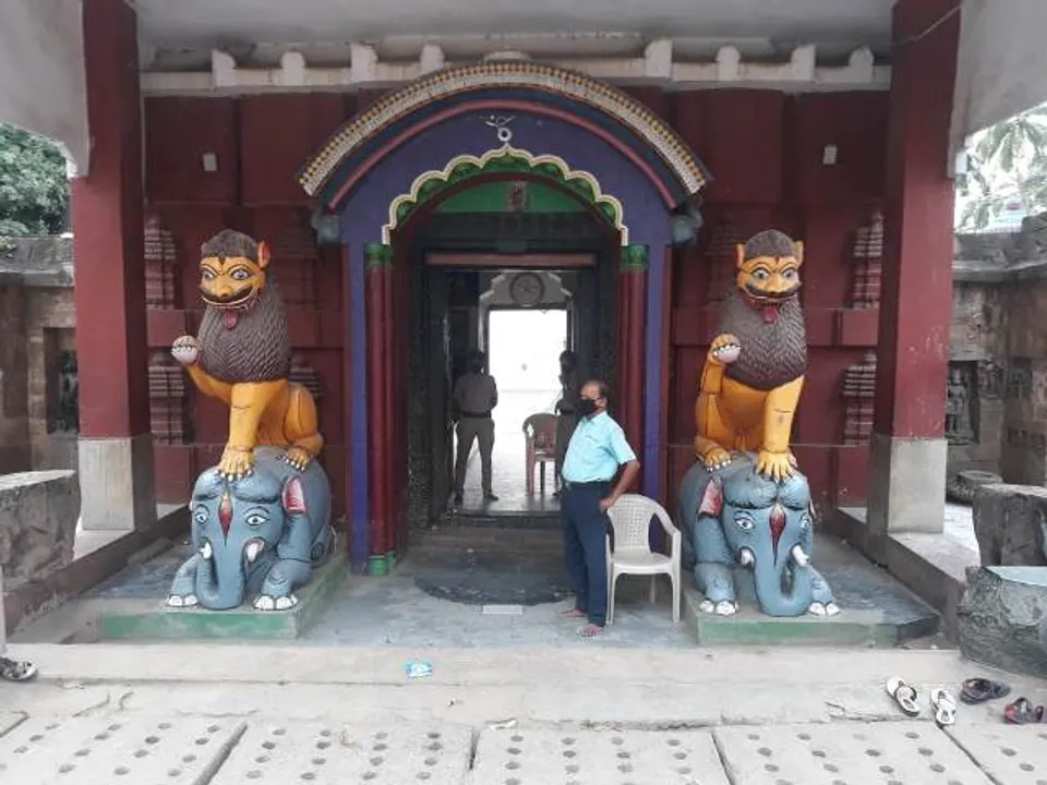  ଖାଁଖାଁ ଯାଜପୁରର ପ୍ରସିଦ୍ଧ ବିରଜା ମନ୍ଦିର, ଘରେ ‌କଟୁଛି ସେବାୟତଙ୍କ ଦିନ, ଭୋକ ଉପାସରେ ଭିକ୍ଷୁକ