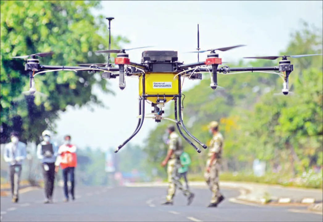  ସଂକ୍ରମଣ ଅବରୋଧ ଅଞ୍ଚଳରେ ଡ୍ରୋନ୍‌ ପାଟ୍ରୋଲିଂ: ଉପରୁ ଛିଞ୍ଚିଲା ବିଶୋଧକ, ଲୋକଙ୍କୁ ଜଗିଲା, ସଚେତନ କଲା