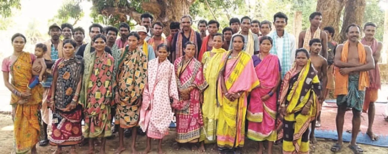  କନ୍ଧମାଳରେ ମନରେଗାକୁ କରୋନା ମାଡ଼ : ଗୋଷ୍ଠୀଗତ କାମ ବନ୍ଦ, ହାତବାନ୍ଧି ବସିଛନ୍ତି ୧.୪୩ ଲକ୍ଷ ଜବ୍‌କାର୍ଡ଼ଧାରୀ