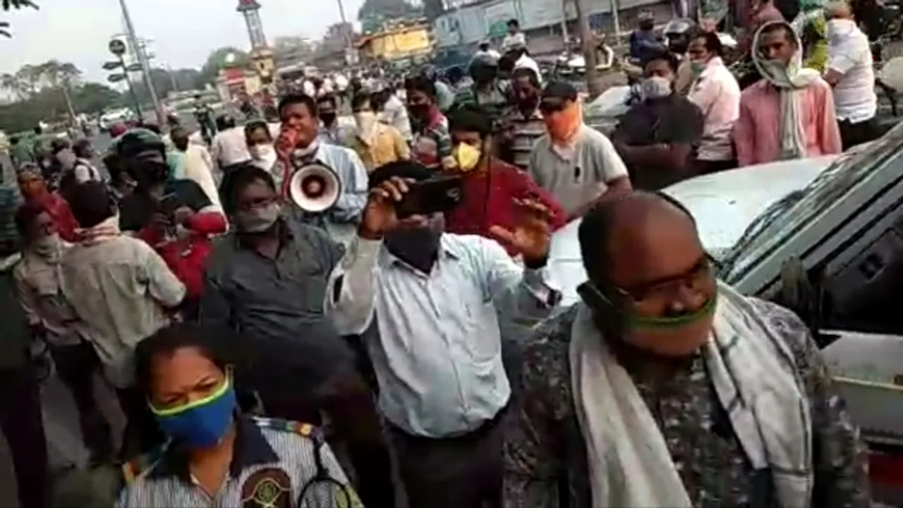  ଖୁଚୁରା ପରିବା ବ୍ୟବସାୟୀଙ୍କୁ ଅନ୍ୟତ୍ର ଉଠିଯିବାକୁ କୁହାଯିବାରୁ ଘଟଣାସ୍ଥଳରେ ଉତ୍ତେଜନା
