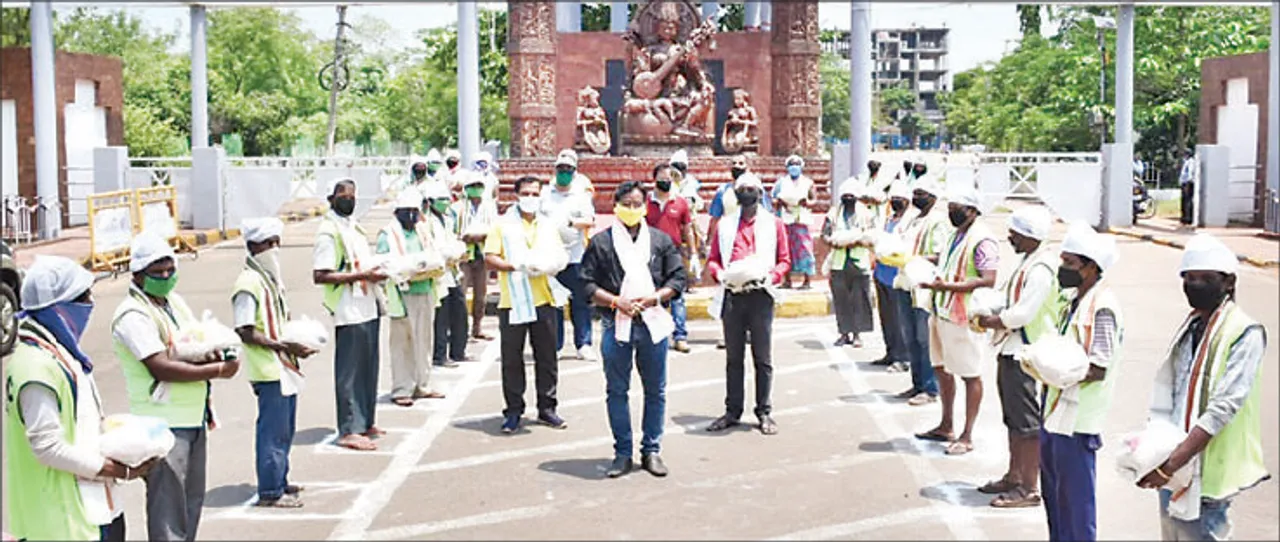  ସଫେଇ କର୍ମଚାରୀଙ୍କୁ ସମ୍ବର୍ଦ୍ଧିତ କଲା ‘ଭୋସ୍‍-୯୨’