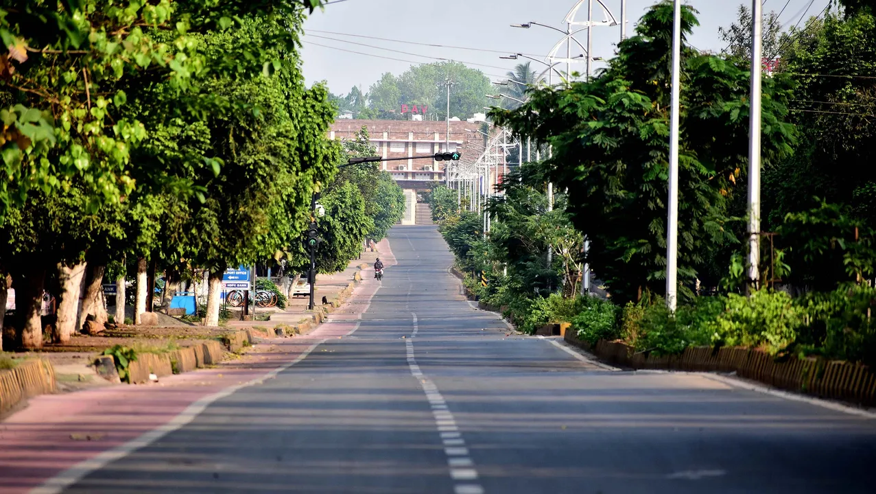  ଭୁବନେଶ୍ବର ସଟ୍‌ଡାଉନ୍‌, ୧୫୬ ଉଲ୍ଲଙ୍ଘନକାରୀଙ୍କୁ ଟେକିନେଲା ପୁଲିସ