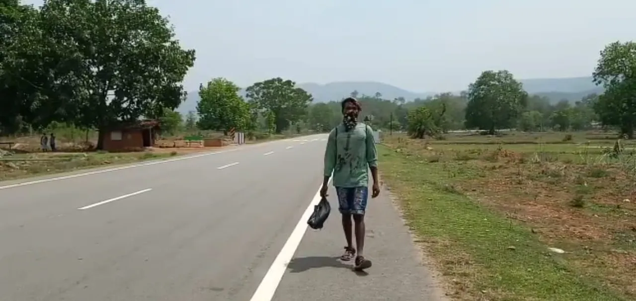  ସରକାରଙ୍କ ଘୋଷଣା ଫୁ: ଆଜି ବି ଧୁ ଧୁ ଖରାରେ ଚାଲୁଛି ଶ୍ରମିକ, ହାଇଦ୍ରାବାଦରୁ କନ୍ଧମାଳ ୨୦ ଦିନର ଯାତ୍ରା