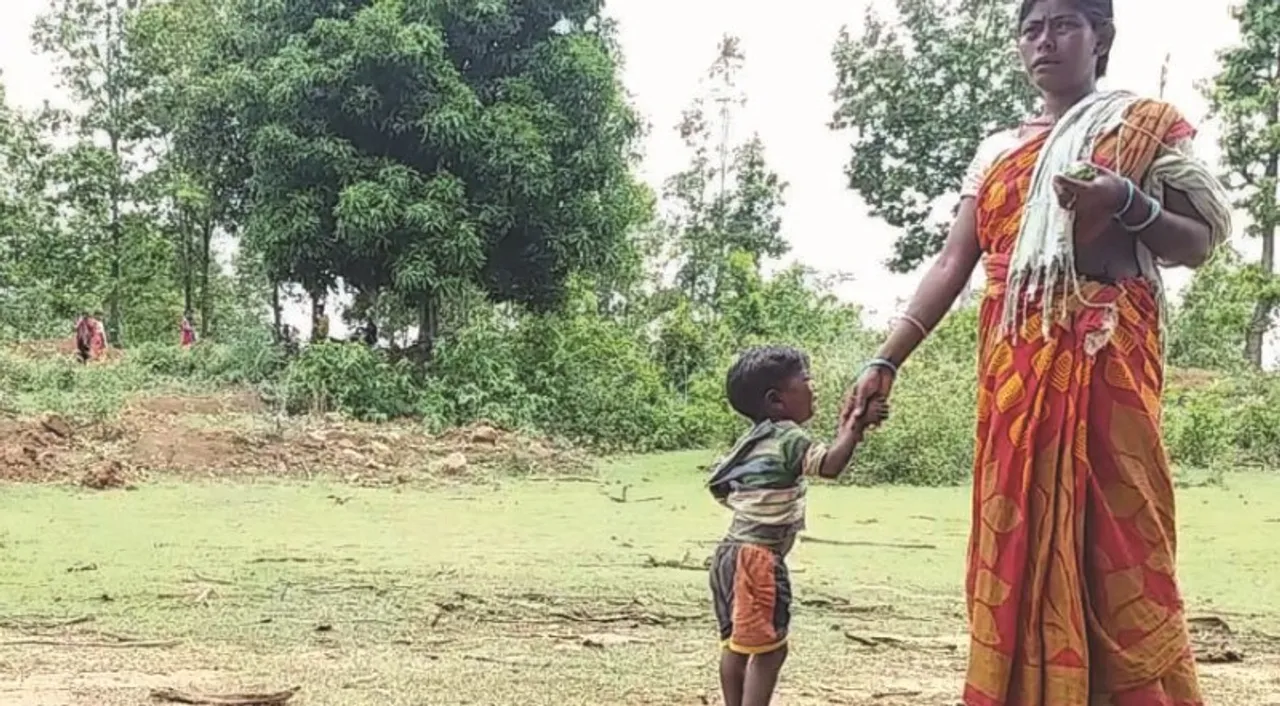  ହୃଦୟ ବିଦାରିଦେଲା ମା’... ମା’ ଡାକ, ଟ୍ରାକ୍ଟରରୁ ଖସି ମହିଳା ମୃତ, ୪ ବର୍ଷର ପୁଅ ବର୍ତ୍ତିଗଲା