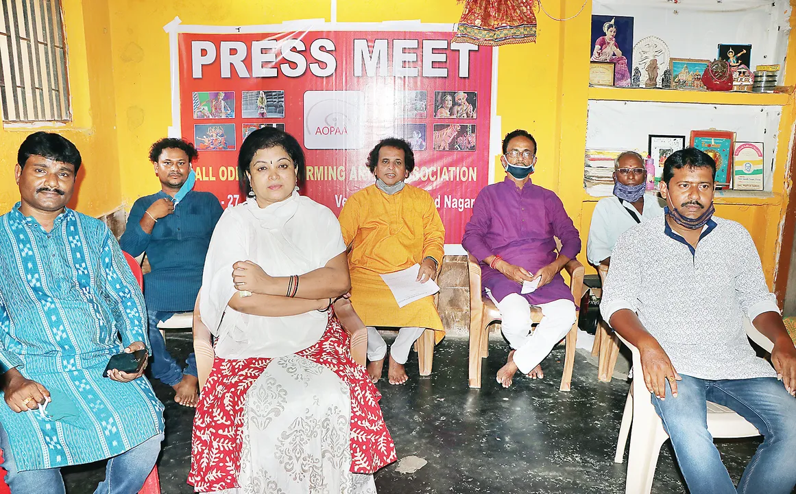  ସଙ୍କଟରେ କଳା ଅନୁଷ୍ଠାନ : କାର୍ଯ୍ୟକ୍ରମ ନାହିଁ, ସହାୟତା ଦିଅ