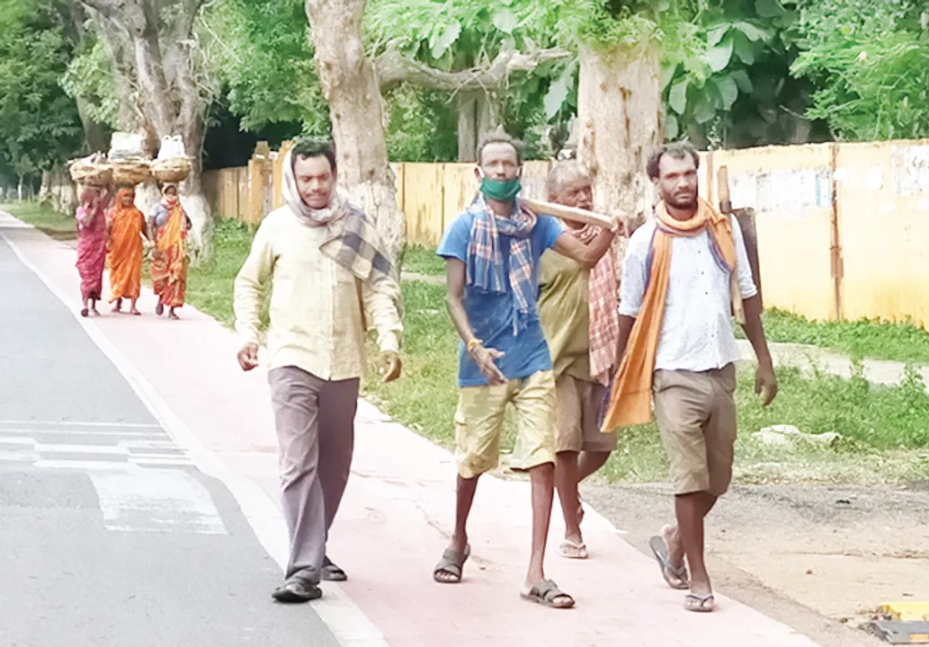  ପଶ୍ଚିମବଙ୍ଗ ଶ୍ରମିକଙ୍କୁ ସମ୍ଭାଳି ପାରୁନି ବିଏମ୍‌ସି, ସଙ୍ଗରୋଧରେ ନ ରହି ବୁଲୁଛନ୍ତି