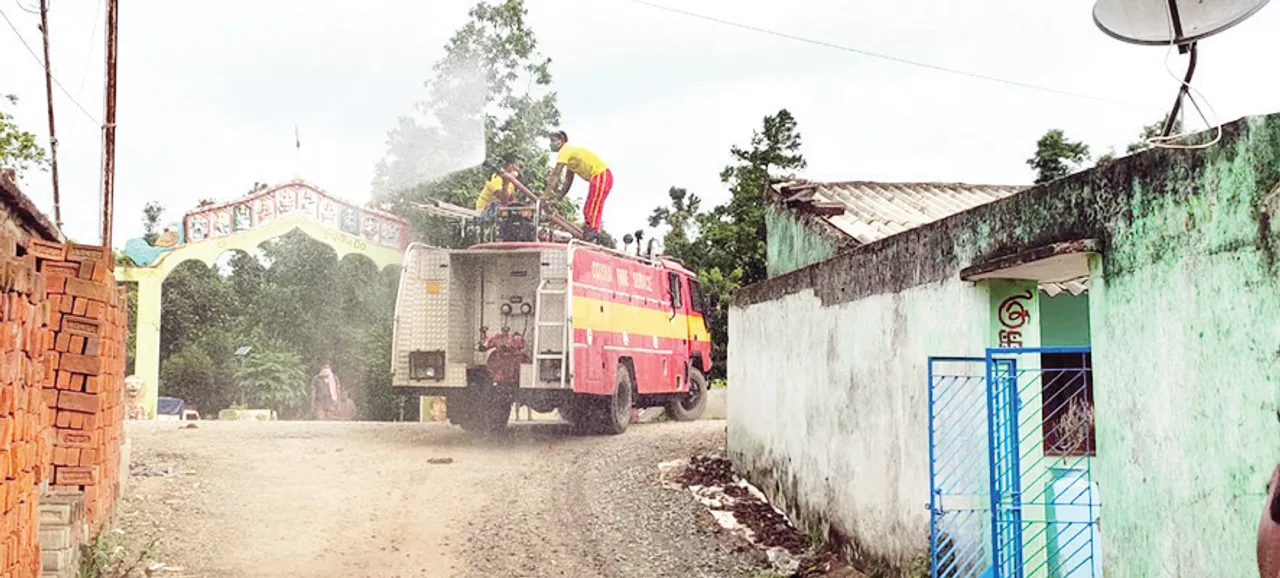  ସଂଗରୋଧ ପରିବାର ପାଇଁ ଗାଁ ହୀନସ୍ତା; ଚାଷ କାମ ଠପ୍‌, ଦୁଗ୍ଧ ଚାଷୀ କ୍ଷତିଗ୍ରସ୍ତ